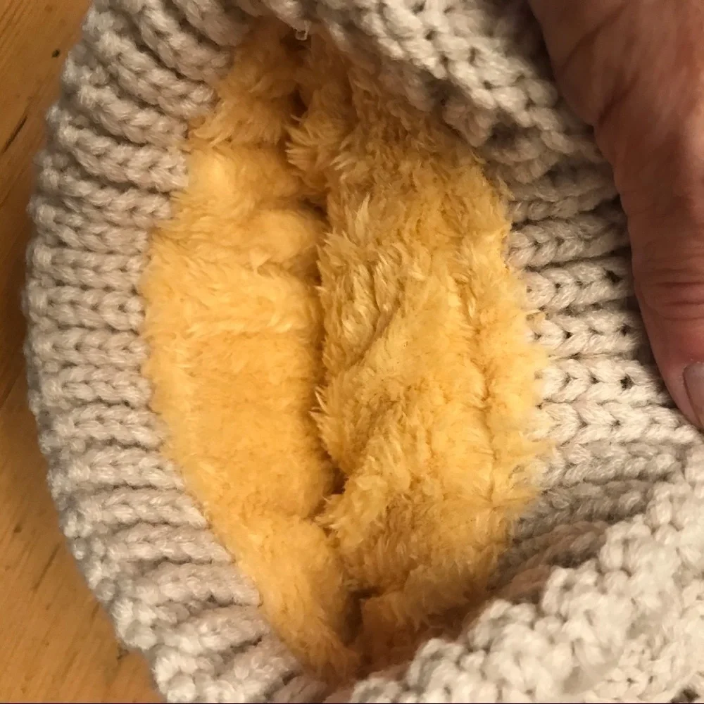 ⛄️Single Fur Ball Beanie